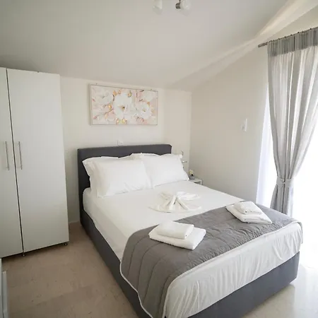 Apartman Chariklia Azmíni